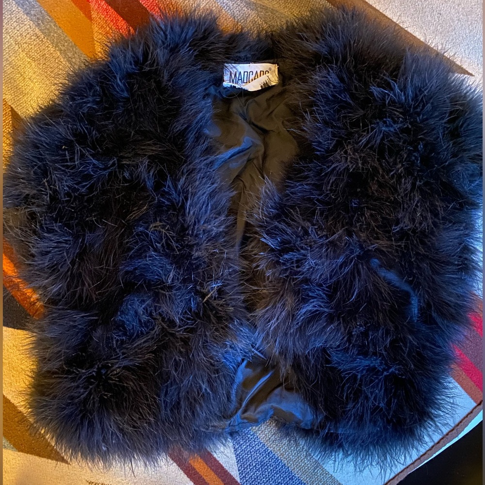 Vintage Black Madcaps Feather Stol
